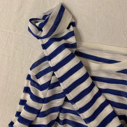 Navy knitted long-sleeve, round collar